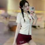 李小璐写真新尝试：43岁依旧如蜜桃般诱人