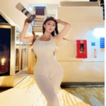 微博128万粉芷仪g宝分享生活照，傲人身材成焦点