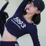 抖音百万粉网红“保护好溪溪”付费私拍流出，引发热议