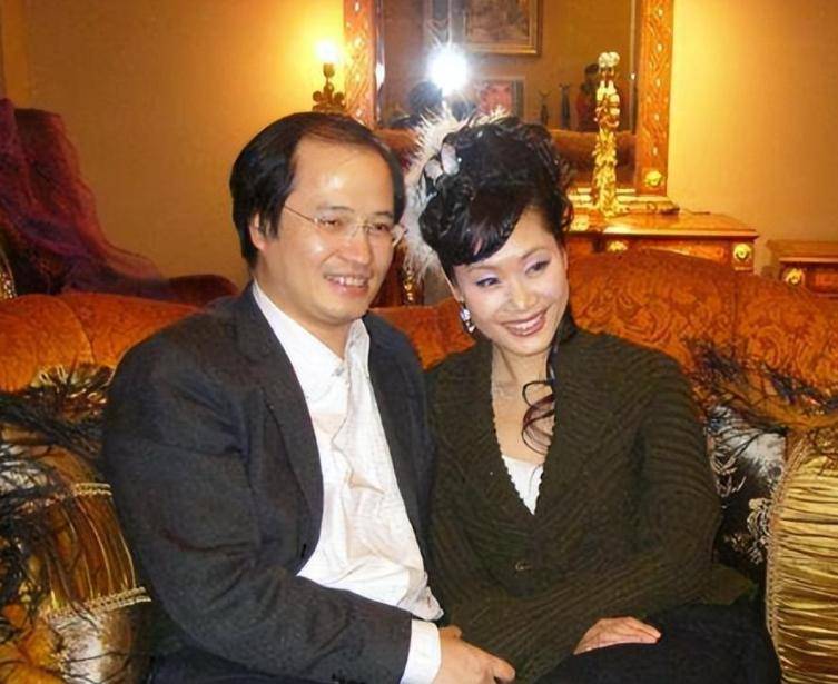 于文华13年绯闻真相:无子传闻与朱之文关系揭秘