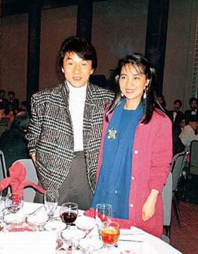 吴绮莉曝成龙拒认女儿:从未被要求做亲子鉴定