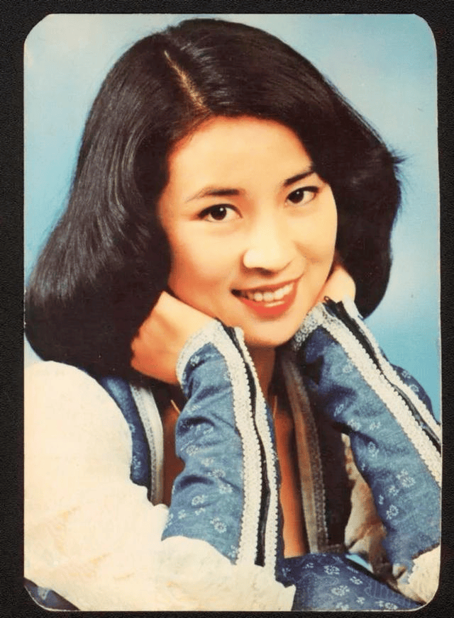 吴绮莉曝成龙拒认女儿:从未被要求做亲子鉴定