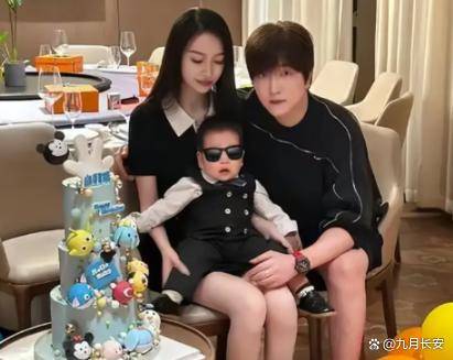 网红白冰聊天记录曝光:婚内不当行为税务问题引发热议