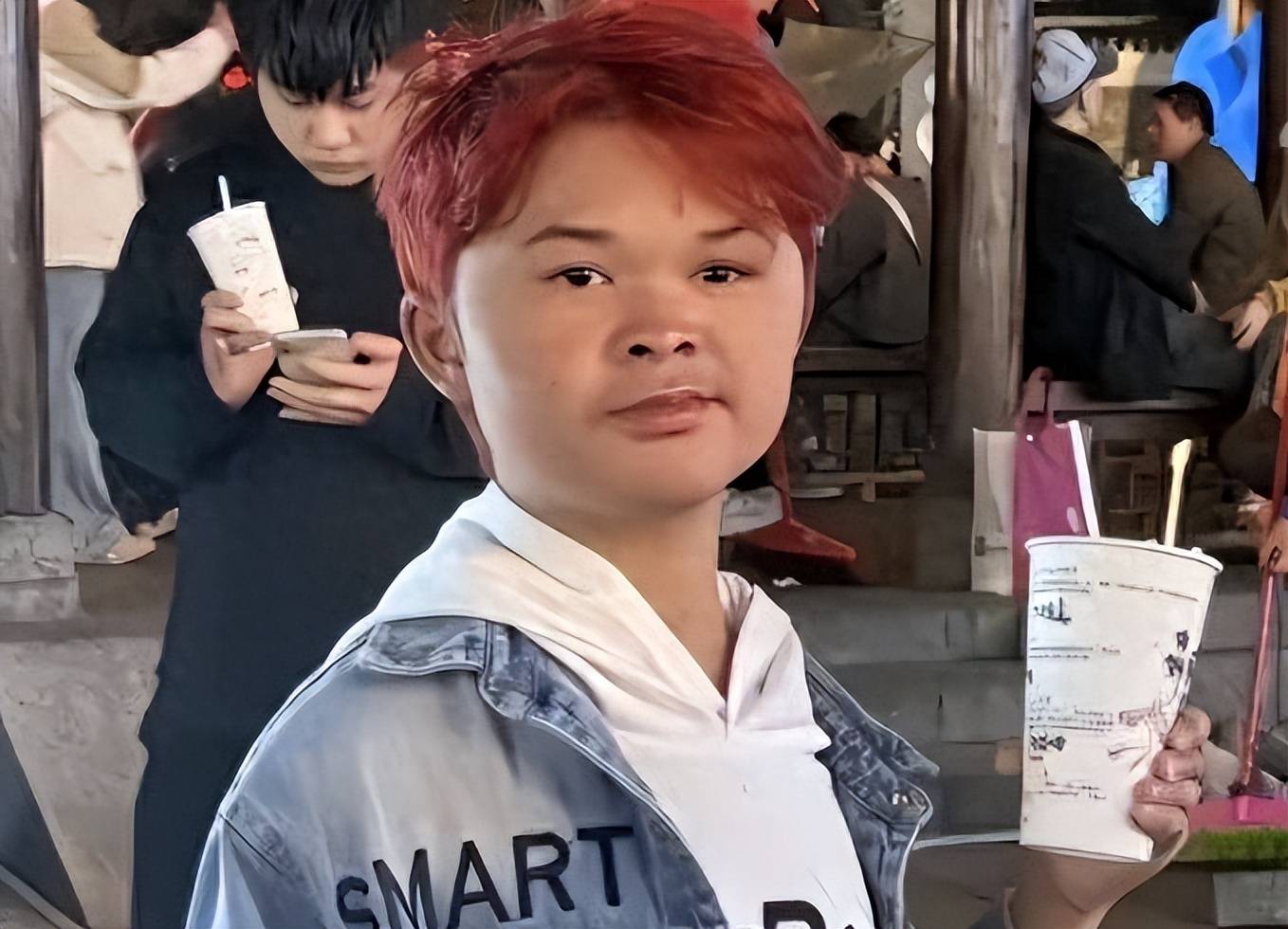 一天四瓜!范小勤双胎疑云与关晓彤维权