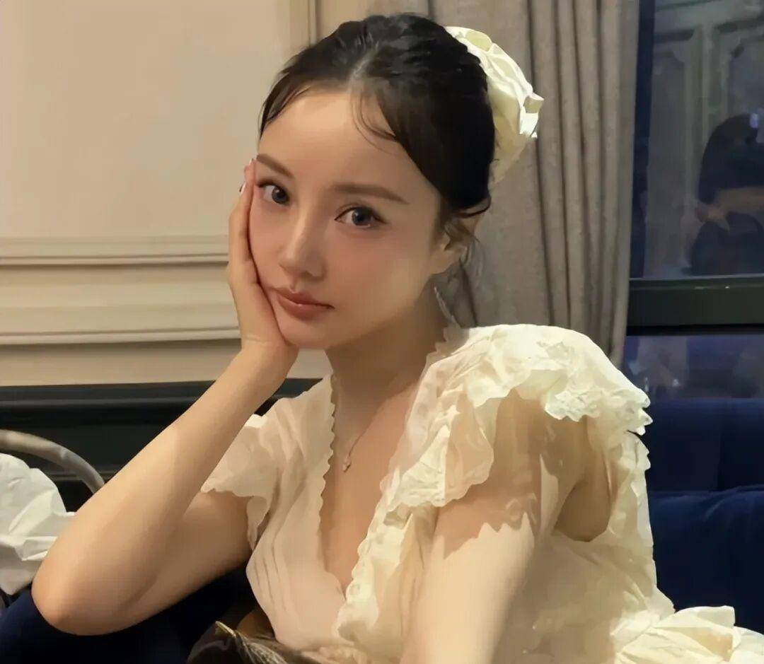 李小璐一时糊涂毁半生 女儿甜馨最受伤