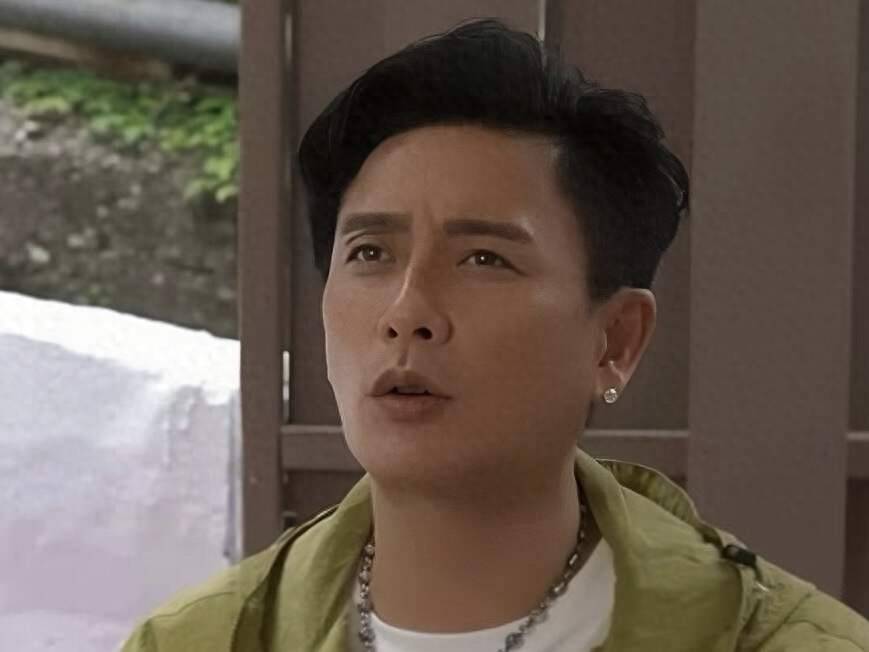 黄宗泽不婚原因曝光:父母离异影响大,45岁仍单身