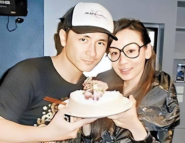 港星杨思琦洗脱撒谎嫌疑 单亲妈妈直播真相