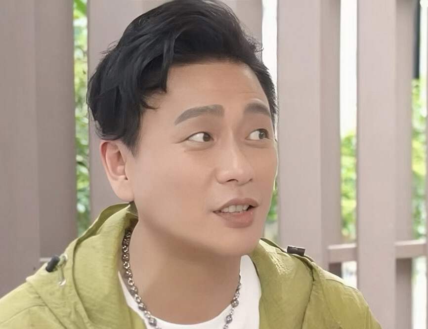 黄宗泽不婚原因曝光:父母离异影响大,45岁仍单身