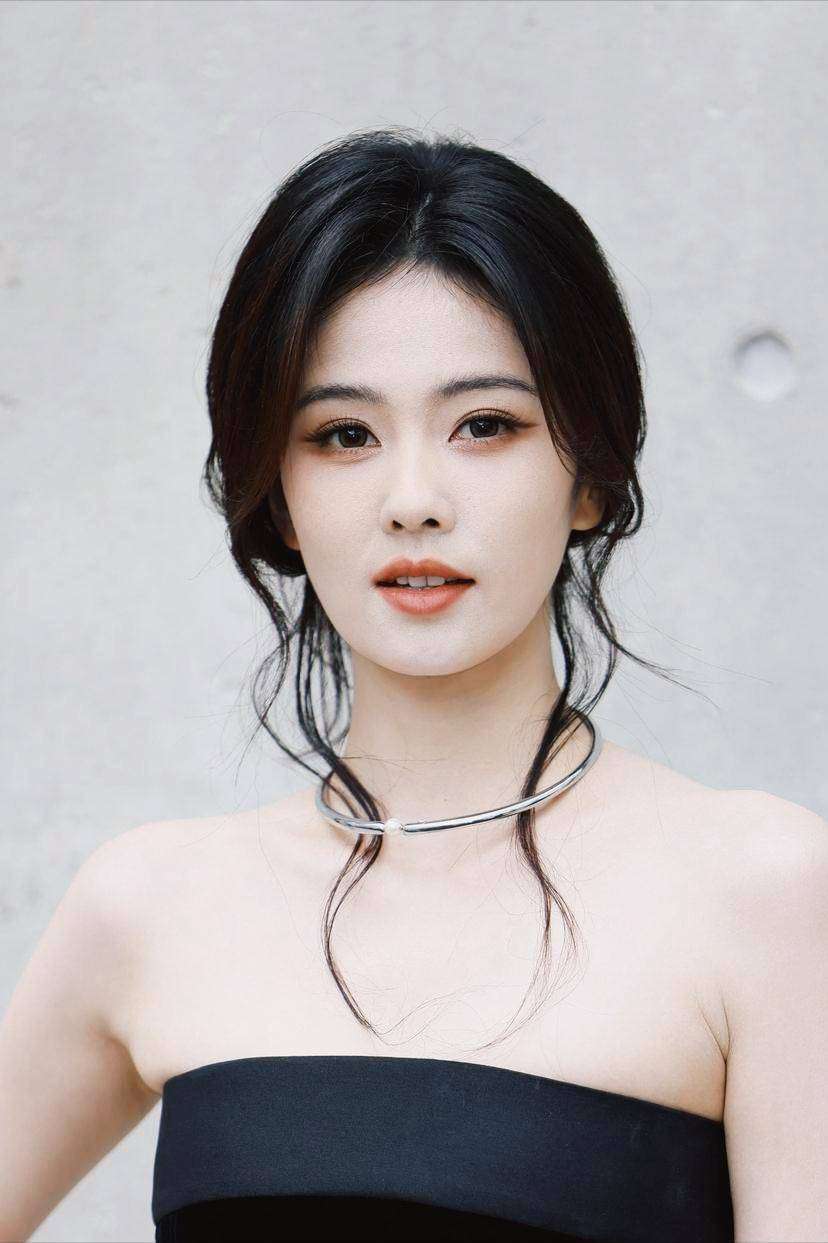 白鹿人设崩塌？又当又立争议事件全解析