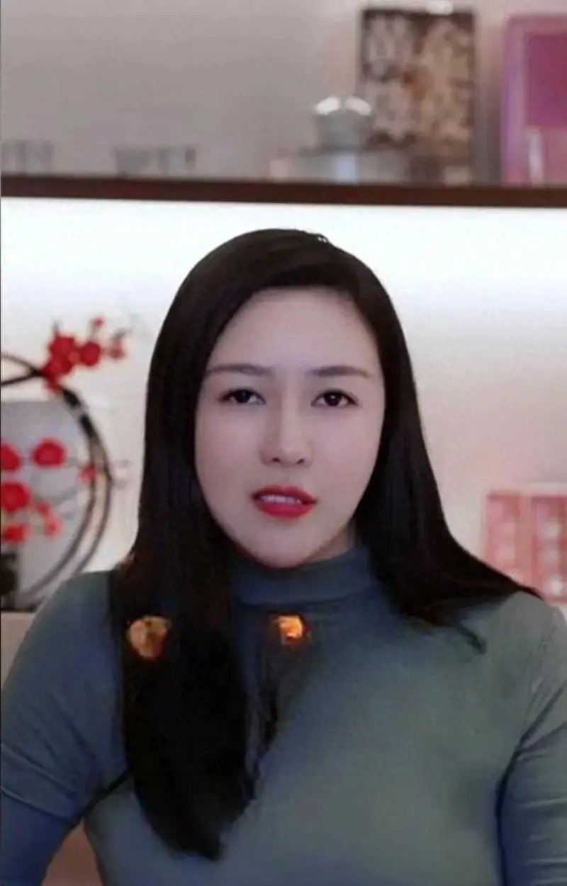 直击黄怡然洗面奶事件现场,网友热议画面美轮美奂